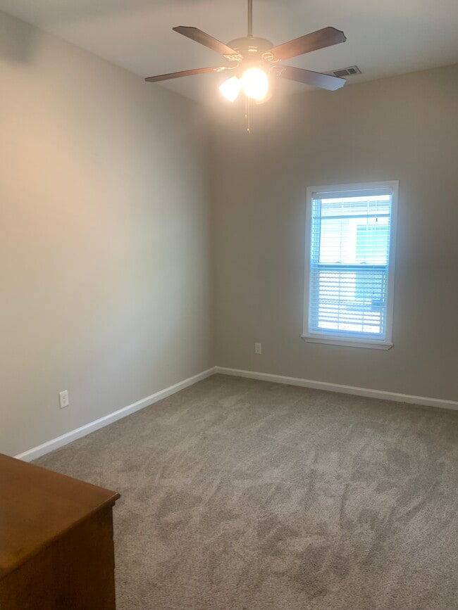Photo - 774 Welch St SW