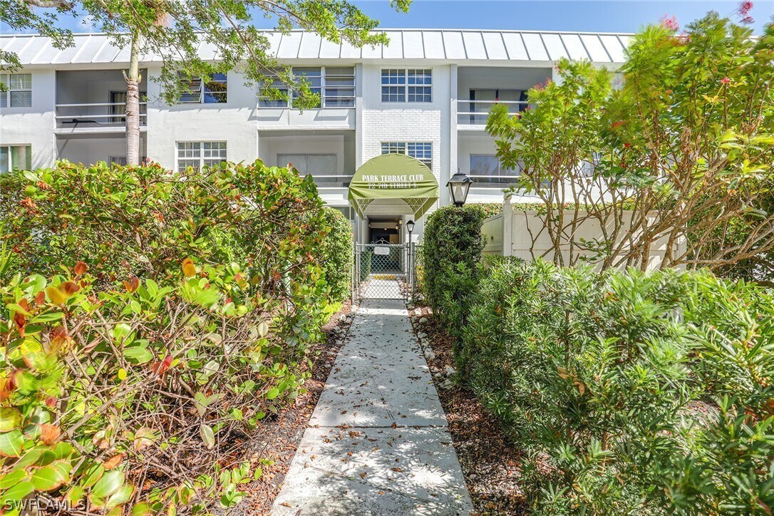 Photo - 72 7th St S Unidad 208 Rental
