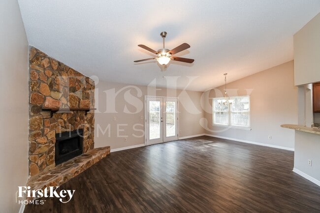 Photo - 1591 Twin Oak Dr W