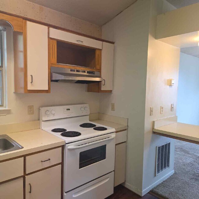 Photo - 943 Central Ave Unidad C