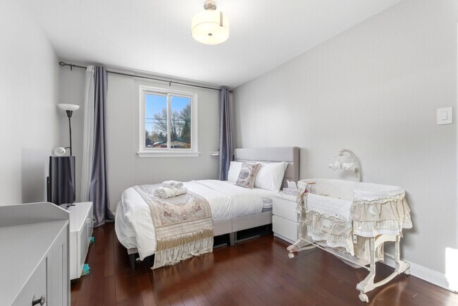 Photo - 3210 Lawrence Ave E Unit SI ID1501597P