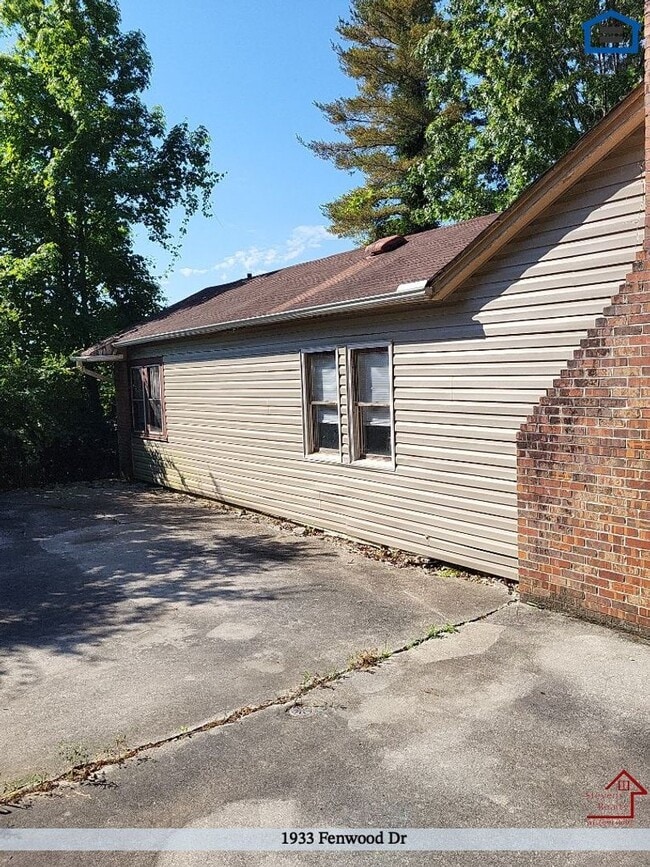 Photo - 1933 Fenwood Dr