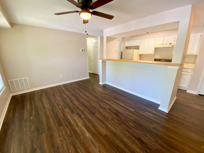 Photo - Charming 2 Bedroom/ 1 Bathroom Parkville Condo in Lovely Seven Courts Community