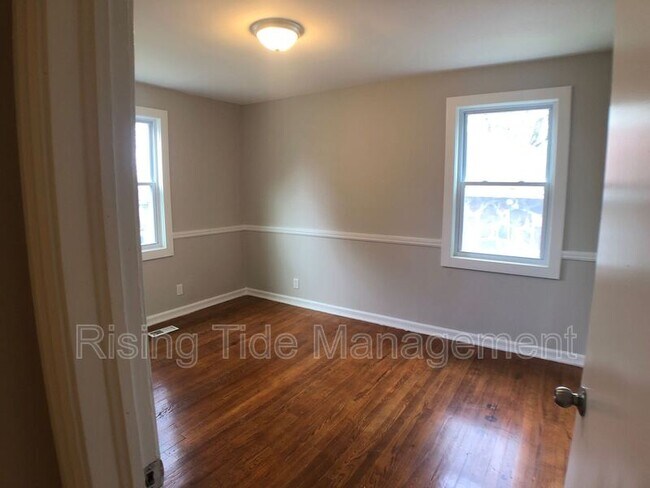 Photo - 7413 Sparta Ave