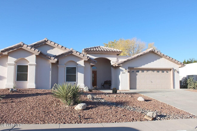 Building Photo - 221 Cloud Song E