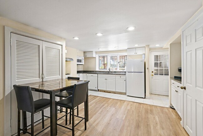 Photo - 645 Garden St Unit 1