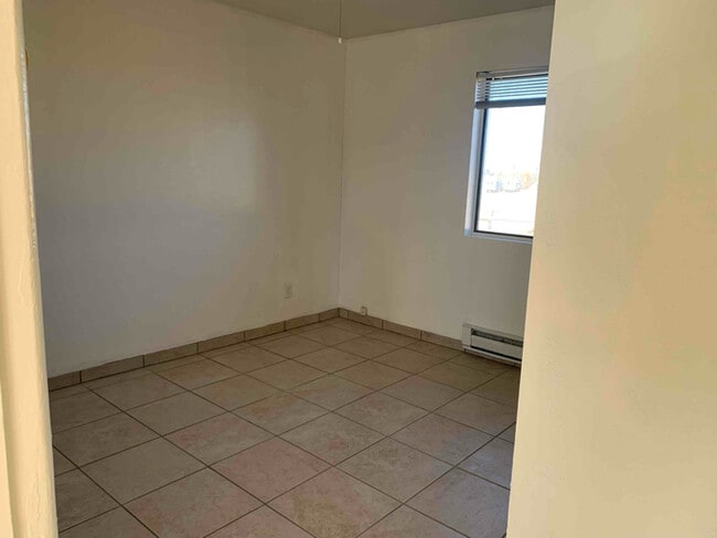 Photo - 8618 E Warren Rd Unidad A