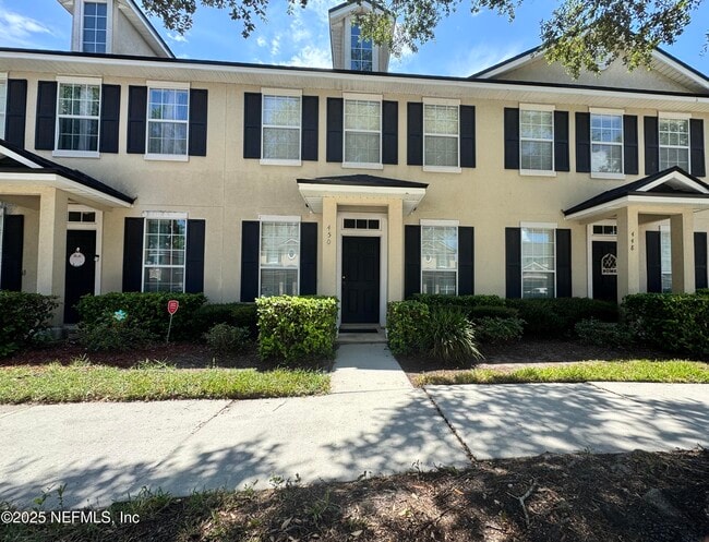 Photo - 450 Sherwood Oaks Dr