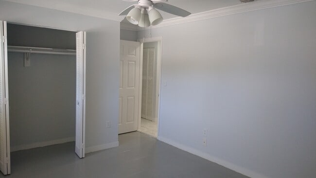 Building Photo - 15619 SW 73rd Circle Ter Unit 10-12