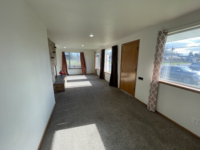 Photo - 2201 S 15th St