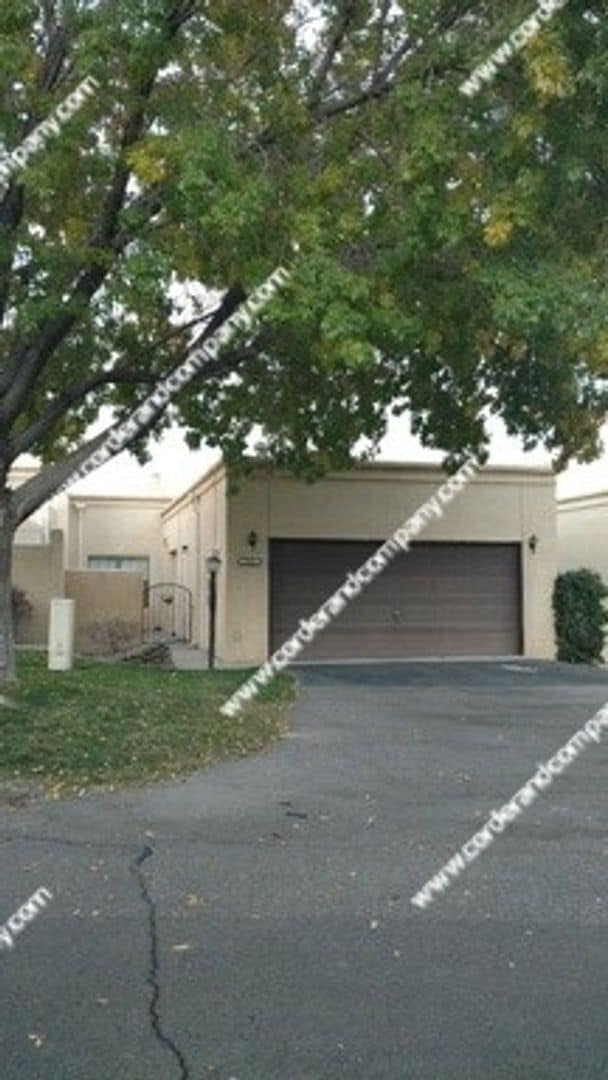 Cute 2 Bedroom, 2 Bathroom, 2 Car Garage and 1,562 Sq. Ft. home in 55+ Community in Rio Rancho. - Cute 2 Bedroom, 2 Bathroom, 2 Car Garage and 1,562 Sq. Ft. home in 55+ Community in Rio Rancho.