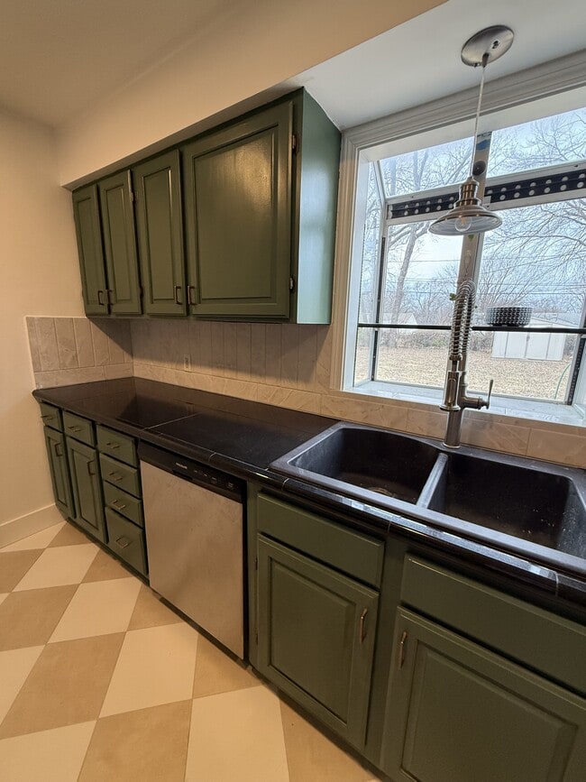 Photo - 7206 Reeds Rd