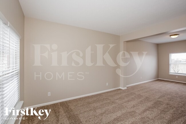 Photo - 13947 Royalwood Dr