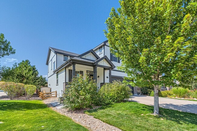 Building Photo - Beautiful 4 Bedroom Home with Stunning Vie...