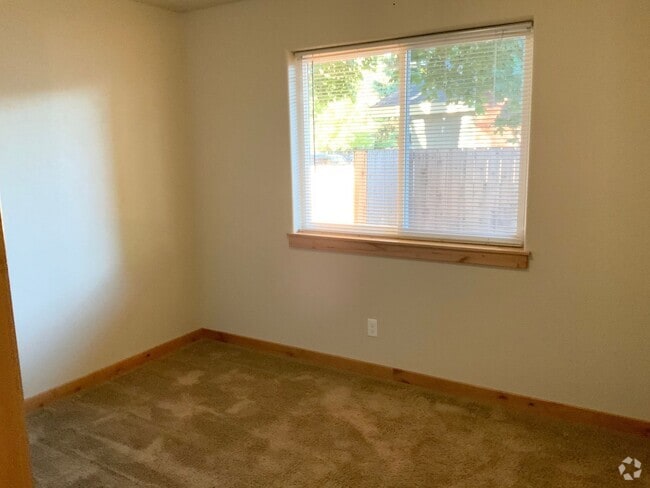 Building Photo - LIV2322 Unit A Rental