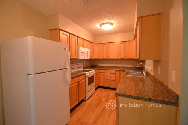 Photo - 559 Vine Ave