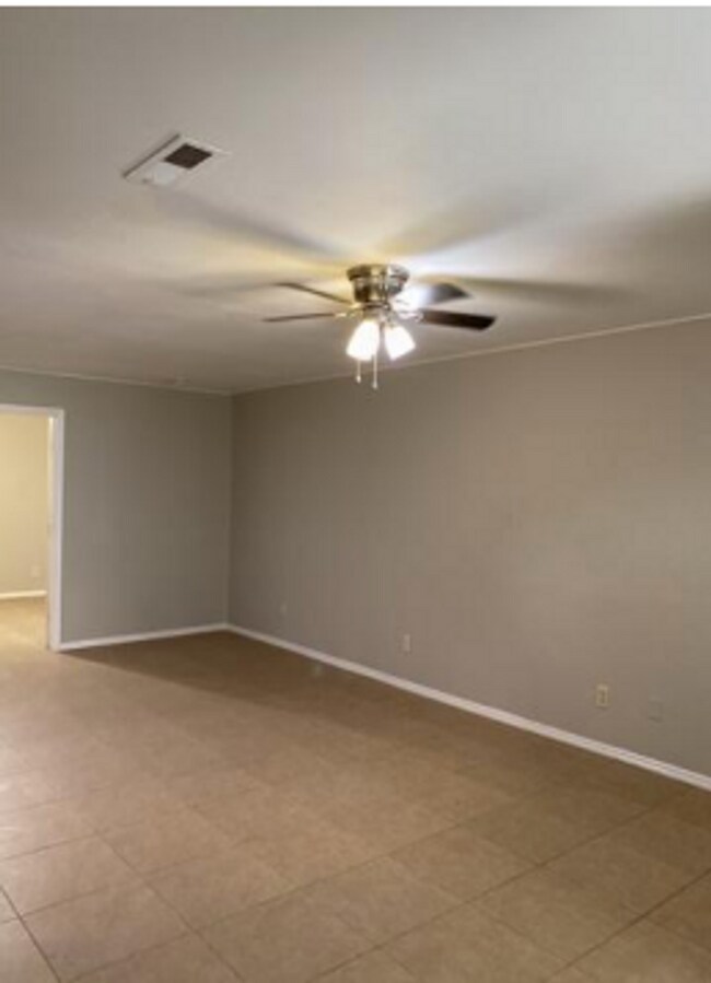 Newly updated 1 bed Off Hwy 58 All utili... Rental Casas en