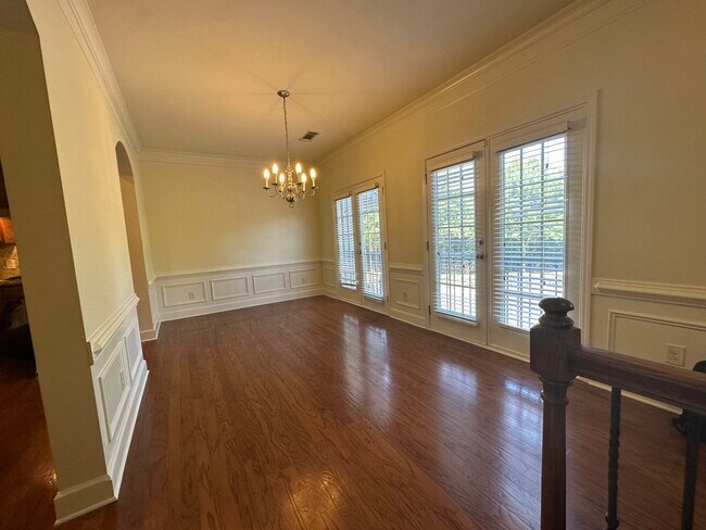 Comedor - 2786 Birch Grove Ln SE