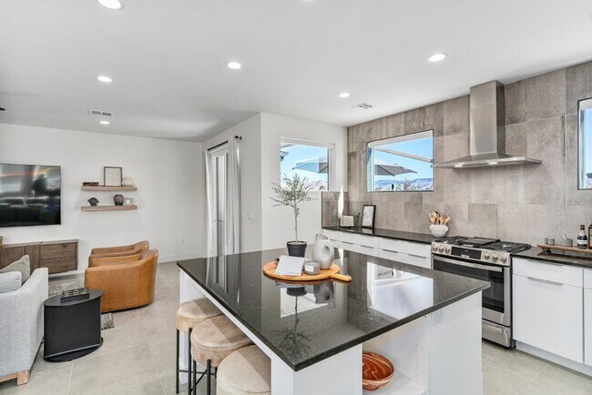 Photo - 2675 W 625 N