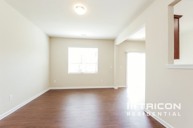 Photo - 2058 Aragon Lane