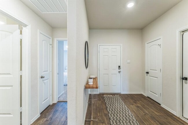 821 Bahia Pl