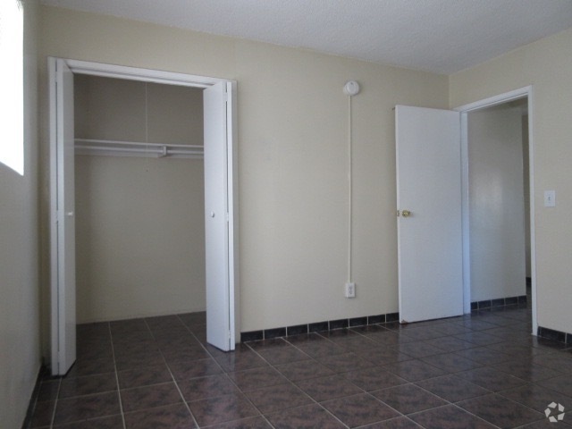 Building Photo - 1126 W 37th Pl Unit 1 Rental