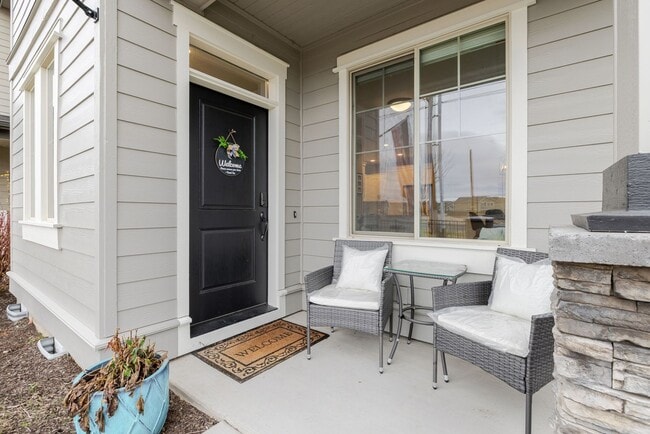 Photo - Charming Redmond Craftsman Retreat – Stylish 3-Bed, 3-Bath Home with Community Amenities