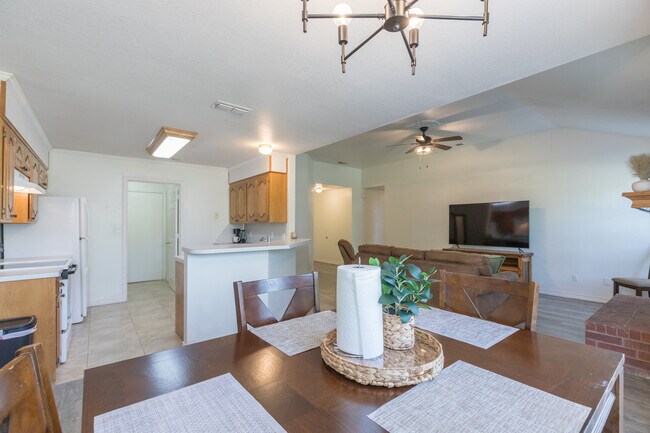 Photo - 2634 Bishop Rd