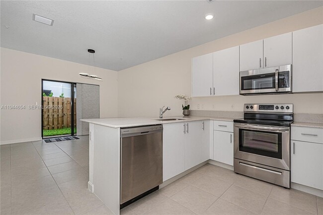 Photo - 261 SW 159th Ct