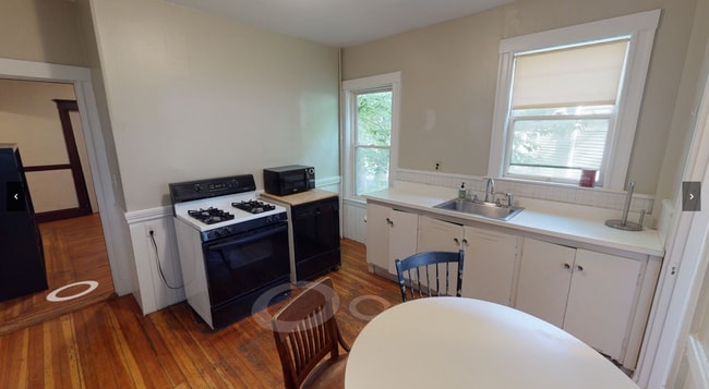 Photo - 24 Dearborn Rd Unidad 4-bed 1-bath #1
