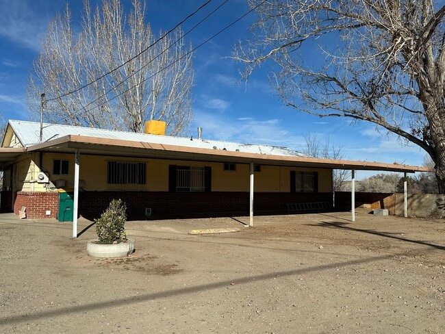 Photo - 3 Bedroom 2 Bathroom Top Level Duplex available for rent in Aztec, NM