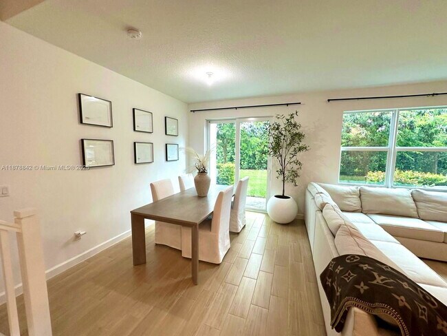 Photo - 9045 Zevon Ct