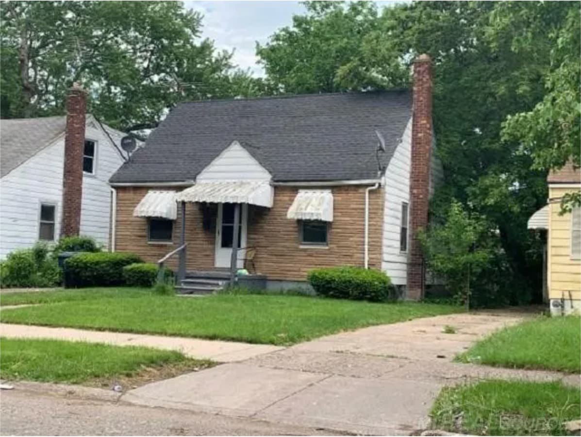 Nice, clean 3-bedroom home on the East Sid... - Nice, clean 3-bedroom home on the East Sid...