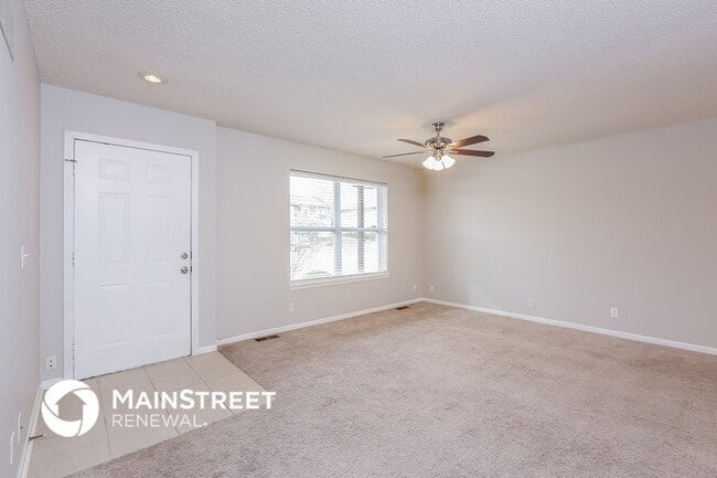 Building Photo - 306 E 17th St Rental