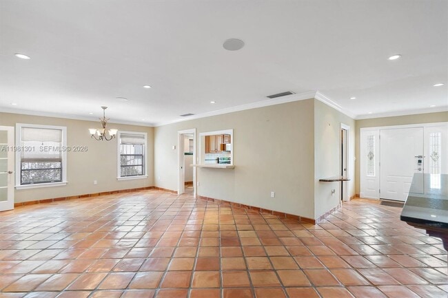 Photo - 300 187th St