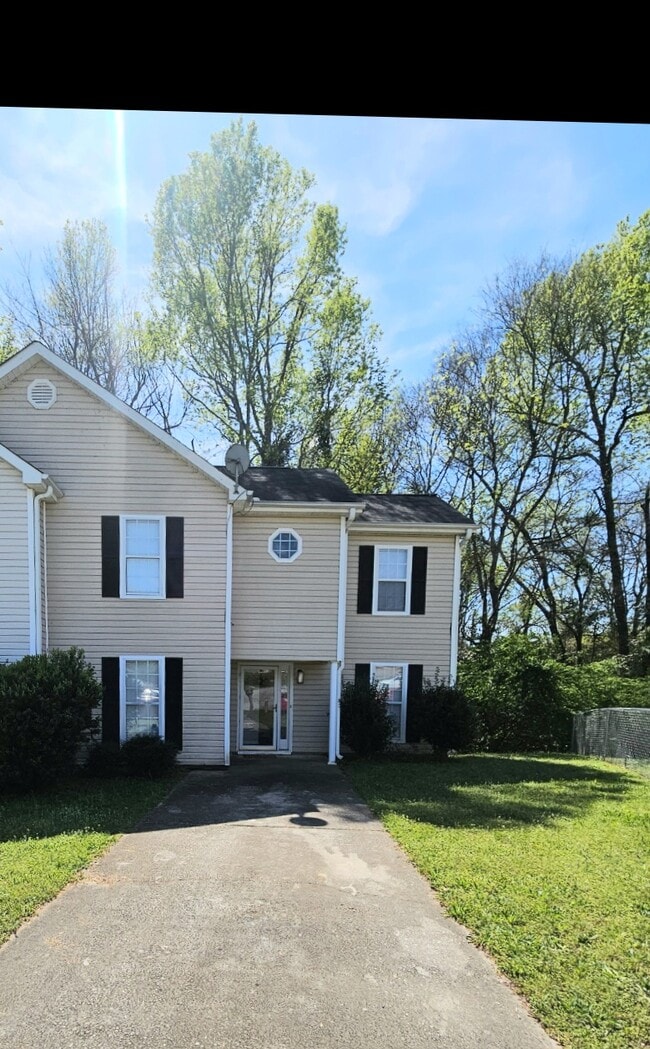 Building Photo - 112 W Oak Manor Ct