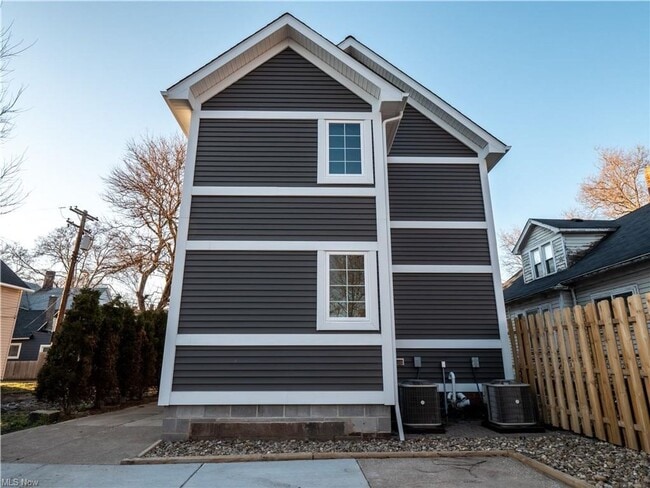 Photo - 3109 Hancock Ave Unit 3109 Hancock Avenue Upper