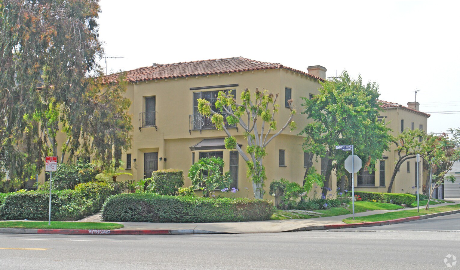 Photo - 6548-6550 W Olympic Blvd Apartments
