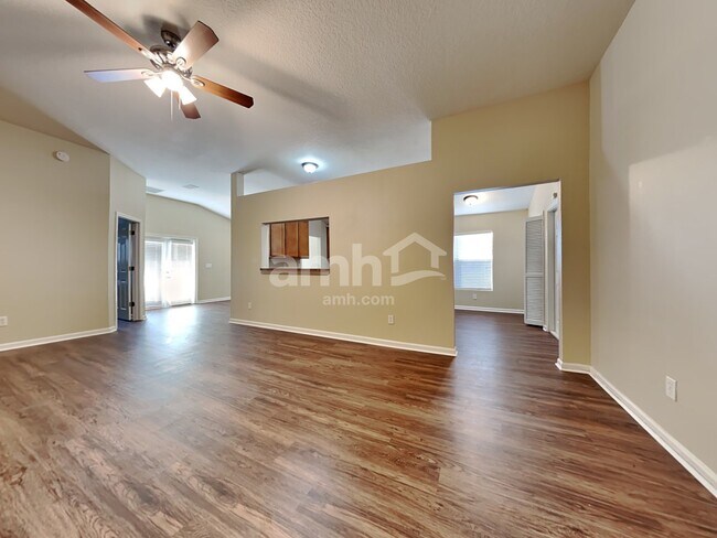 Photo - 1927 River Rock Rd