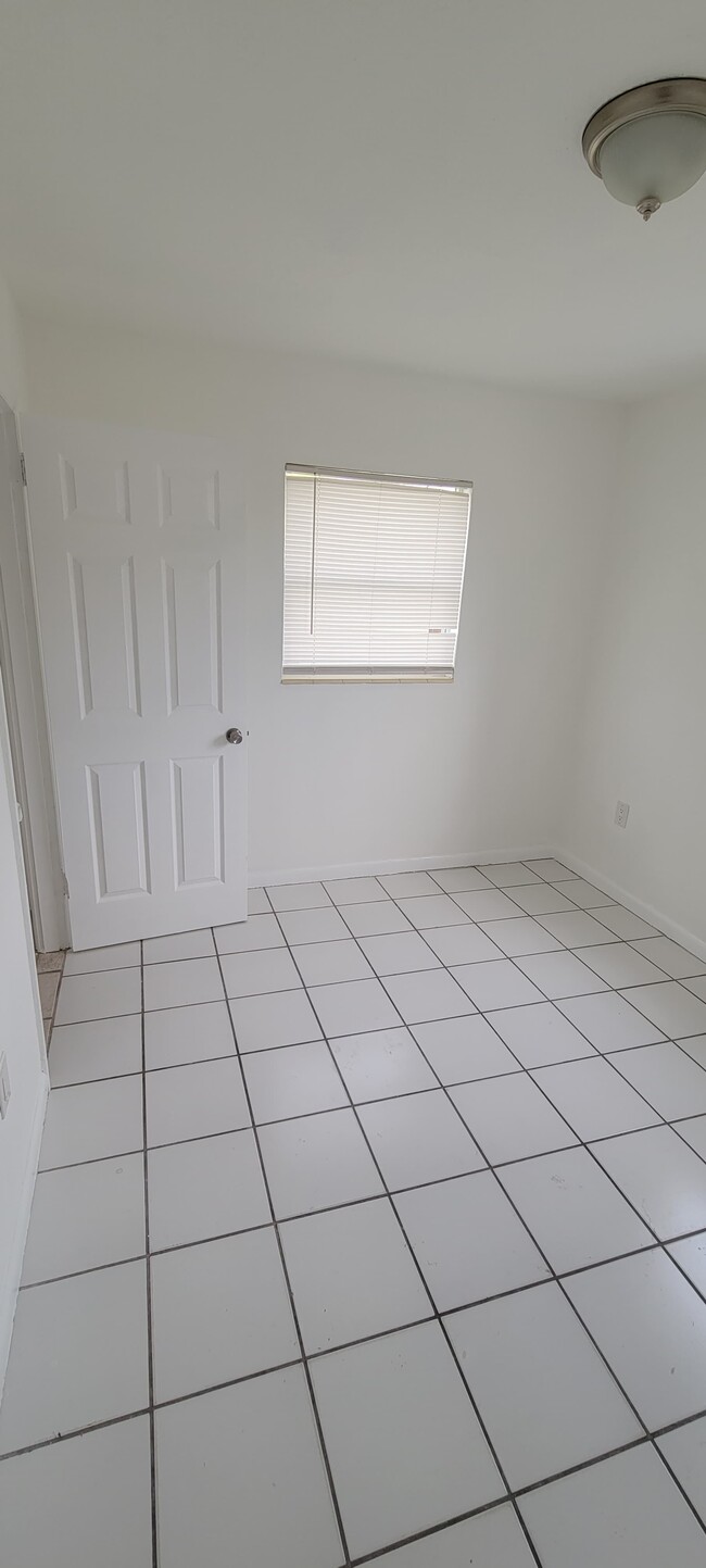 Photo - 102 Alabama Rd S