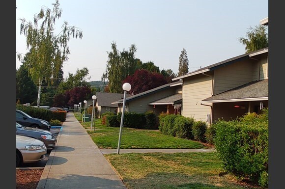 Photo - 1100 Fruitdale Dr