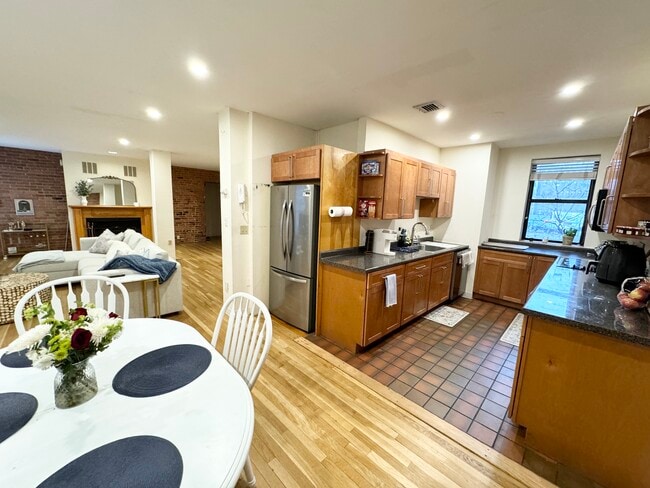 Photo - 87 Gainsborough St Unit 13
