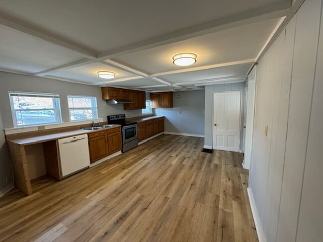 Building Photo - 112 Main St Unit 1 Rental