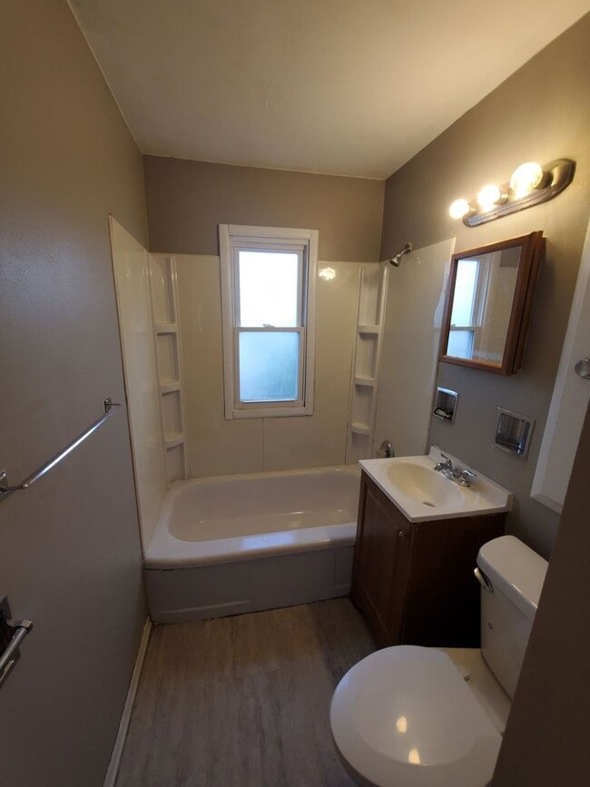 Photo - 5320 N 45th St