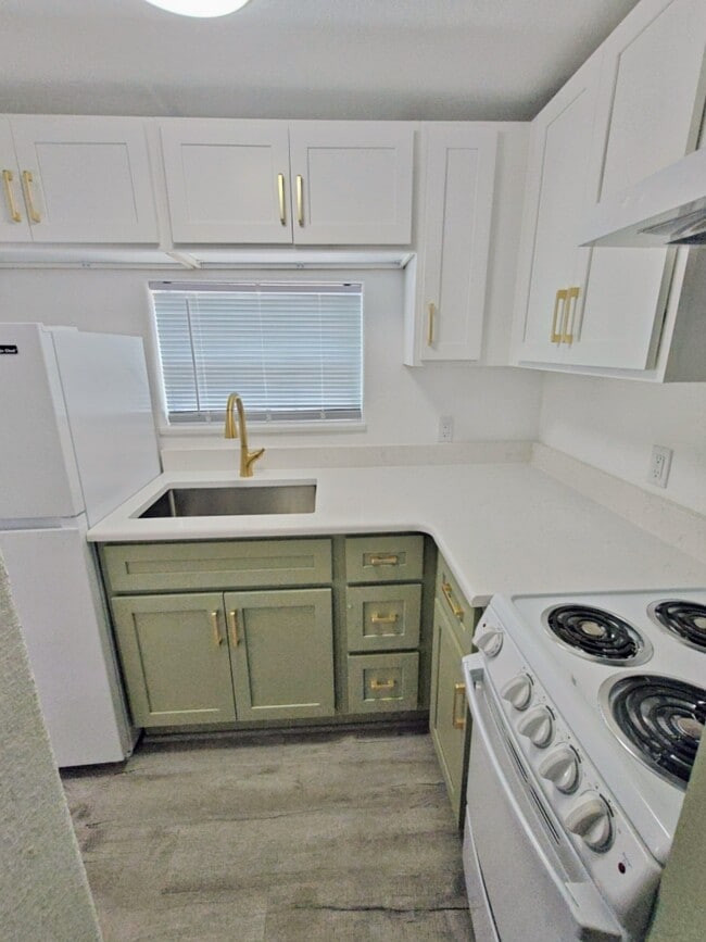 331 Woodland Ave Unit Private Beachside Cottage