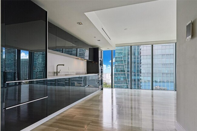 Photo - 1451 Brickell Ave Unidad 2506