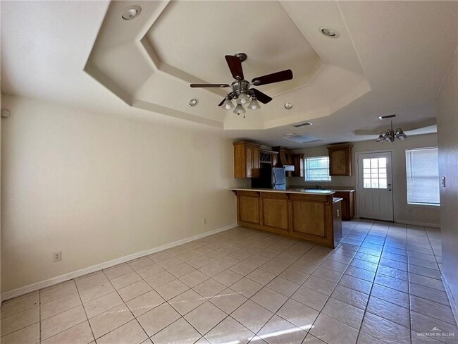 2305 N Dahlia St Unidad 2