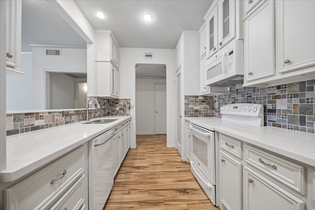 Photo - 2475 Underwood St Unidad 278