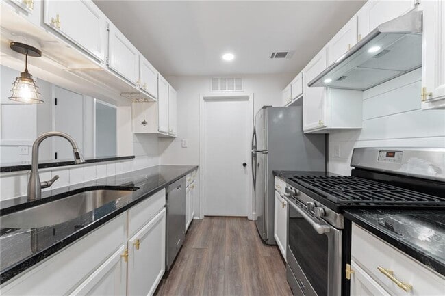 Photo - 103 Warm Springs Cir