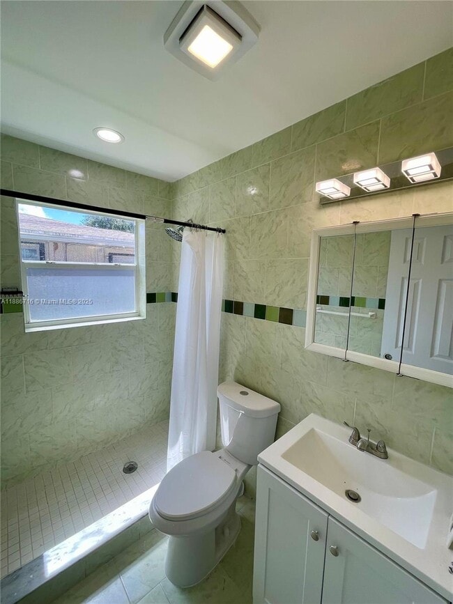 Photo - 1400 E Hawthorne Cir